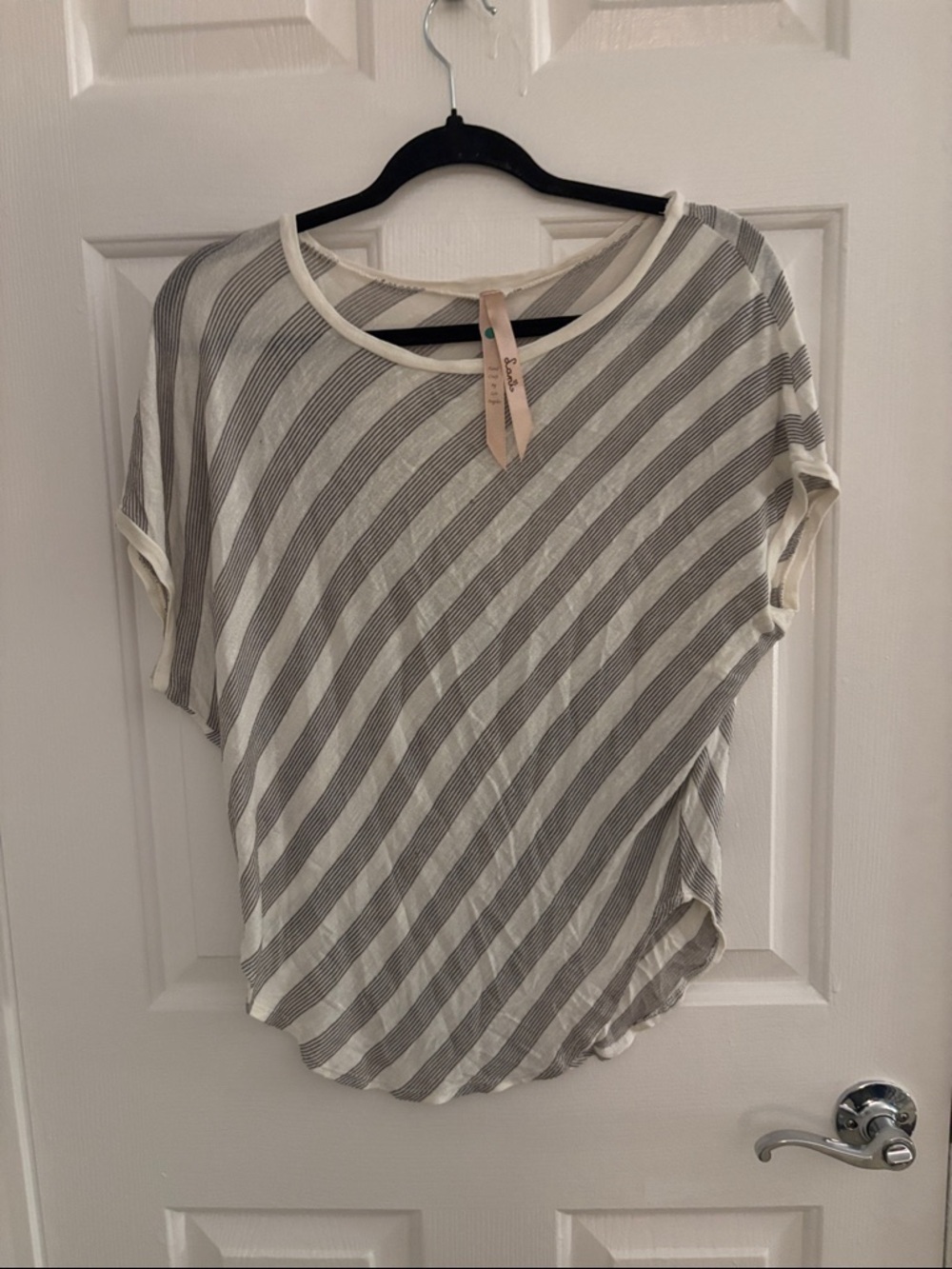 Striped Diagonal Short Sleeve Tee in Gray and Cream